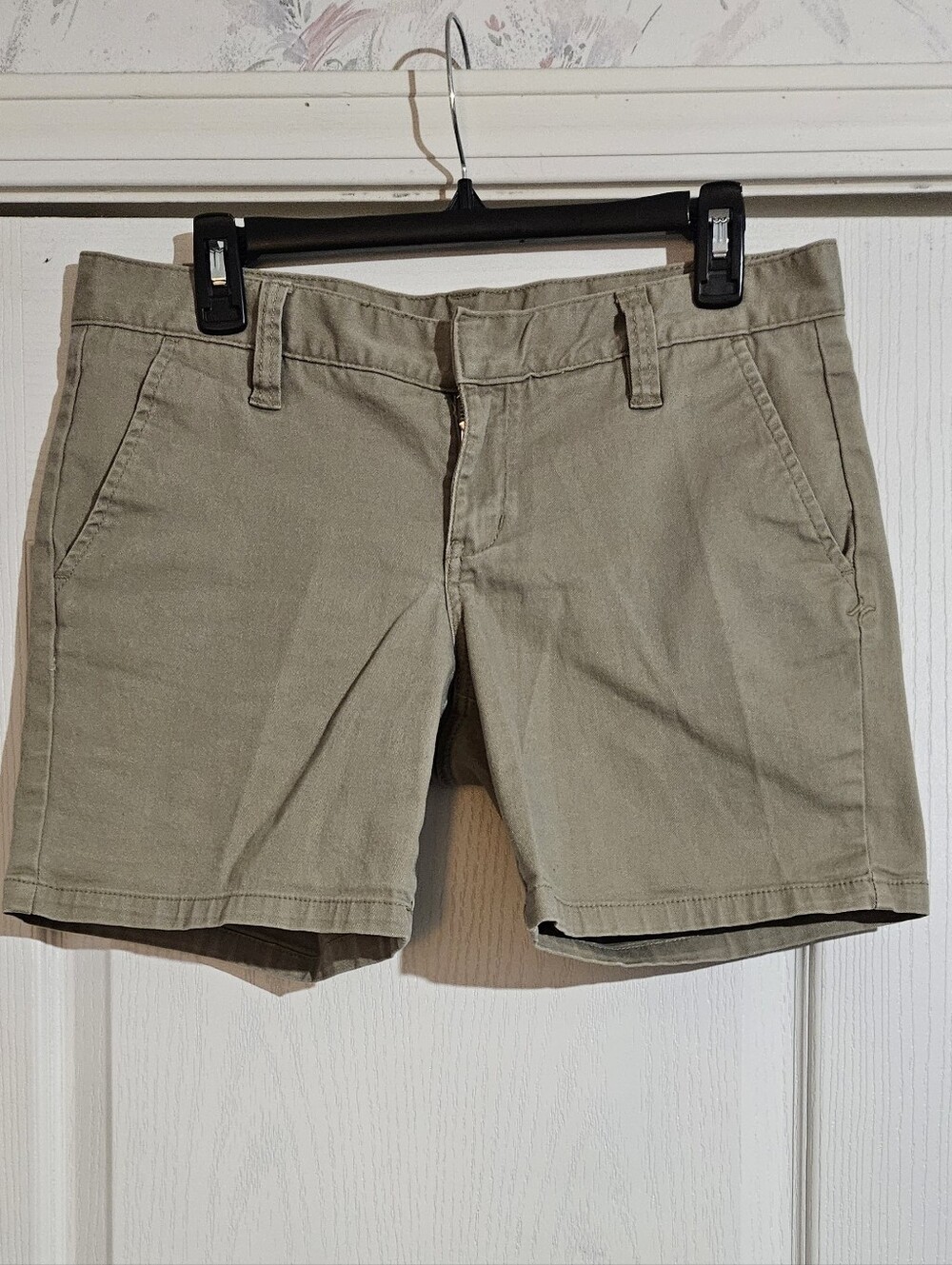 Hurley Khaki Cotton Shorts with Logo Tab *** Womens ***